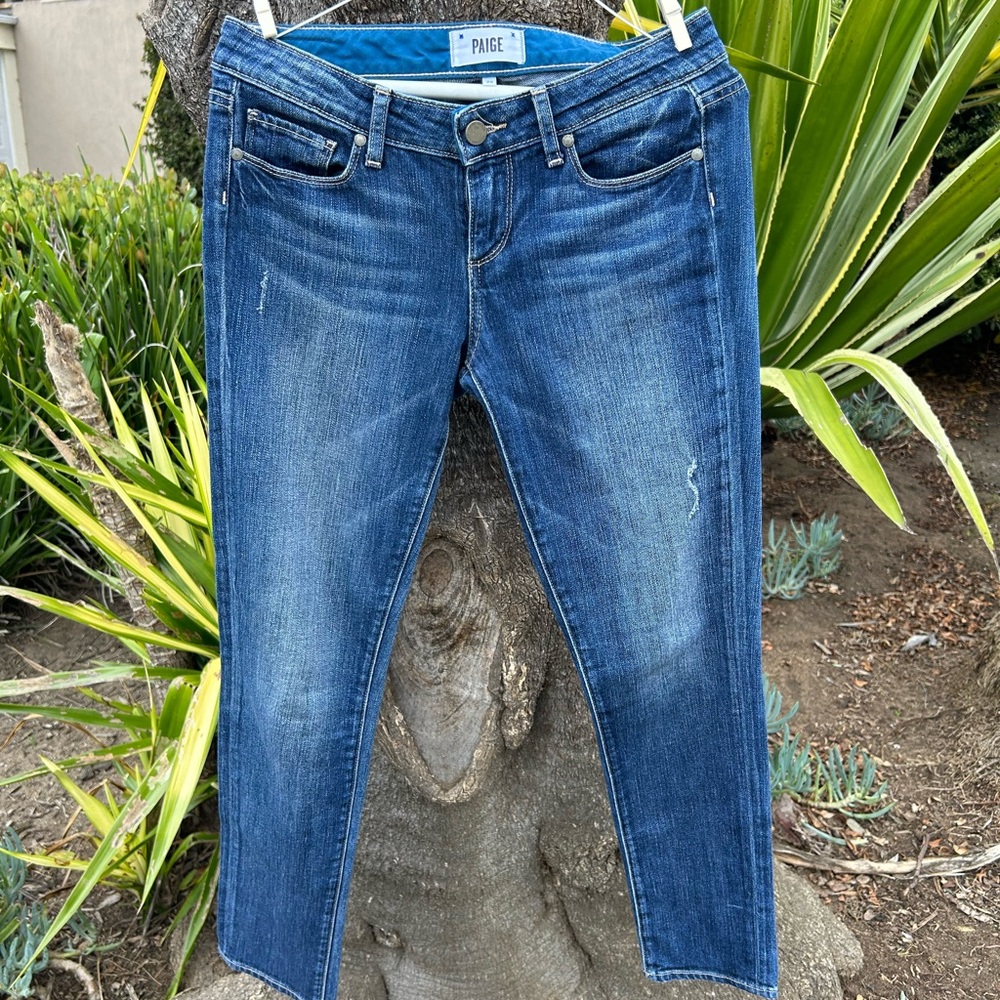 Paige size 26 skyline ankle peg jeans. Inseam 30 inches.